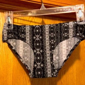 New Tahari S black white print microfiber flat seam comfort bikini stretch panty
